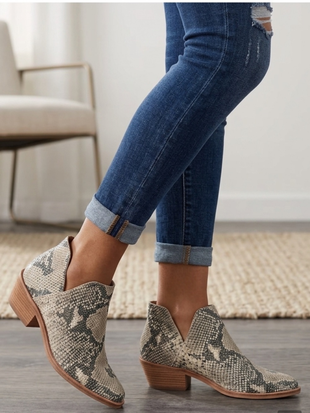 Vince Camuto Arendara Snake Print Leather Ankle Booties Cutout Western - 7,5